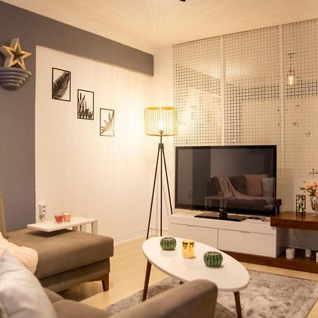 Amazing Flat Near The Coast With A Delightful Shared Terrace Close To Public Transportation In Karsiyaka İzmir Exteriér fotografie