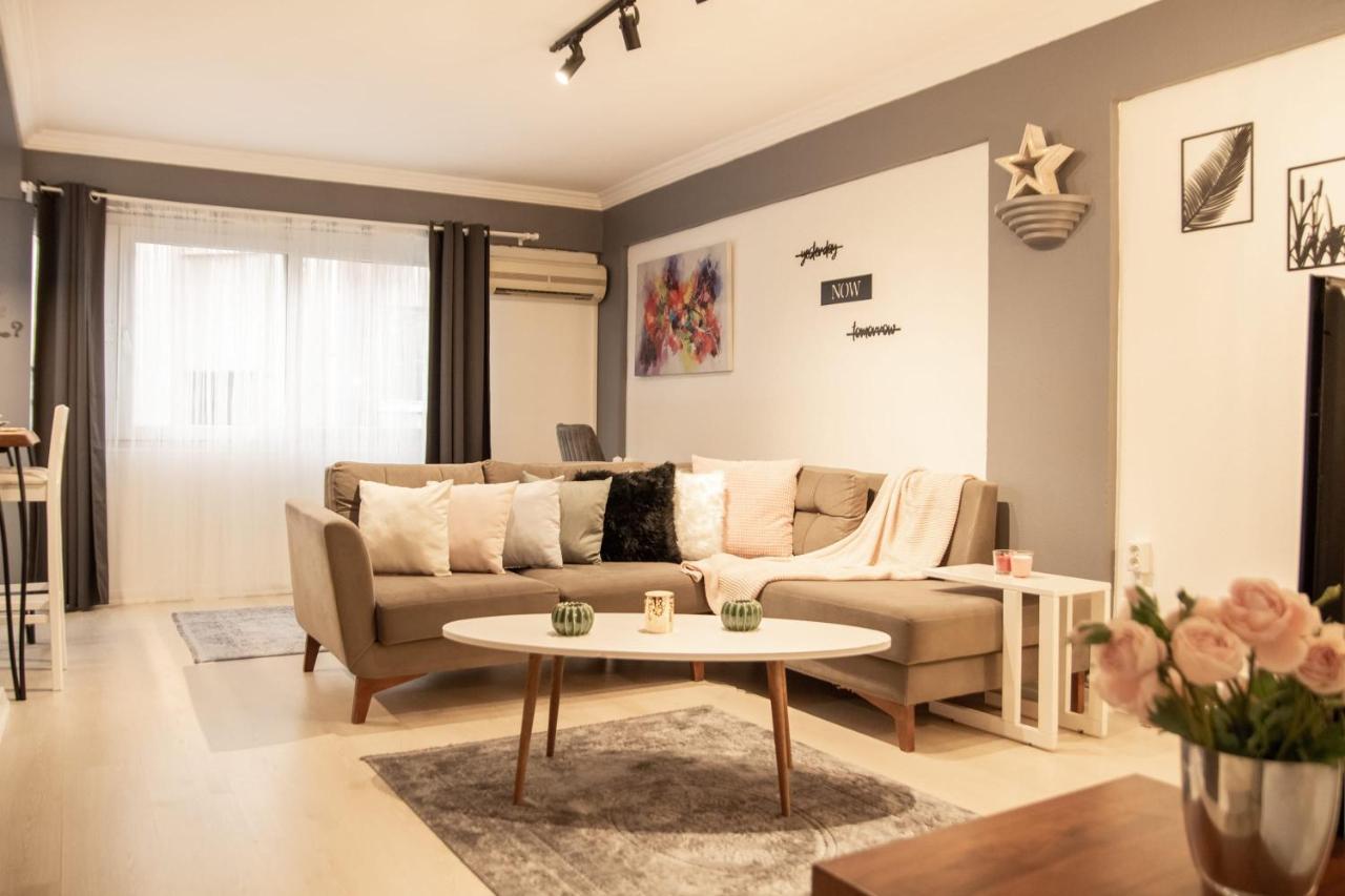 Amazing Flat Near The Coast With A Delightful Shared Terrace Close To Public Transportation In Karsiyaka İzmir Exteriér fotografie